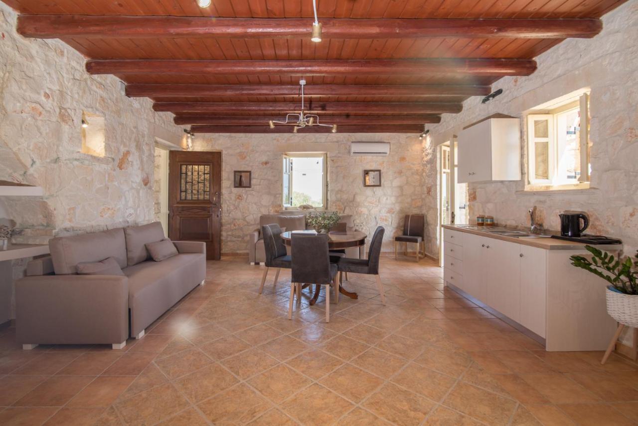 Elianthos Stone Apartment *